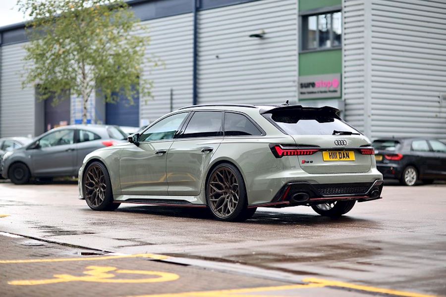 Audi RS6 C8 installed with Vossen HF-2 wheels in Satin Bronze 
